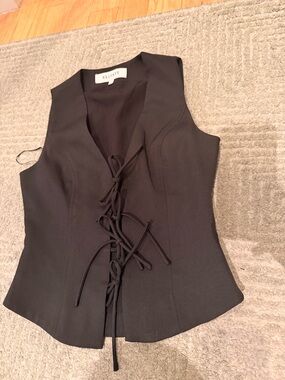 Elliatt Black Lace-Up Sleeveless Bodysuit Top